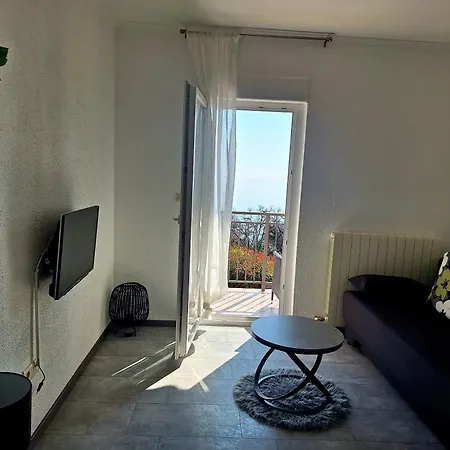 Laures Διαμέρισμα Ičići