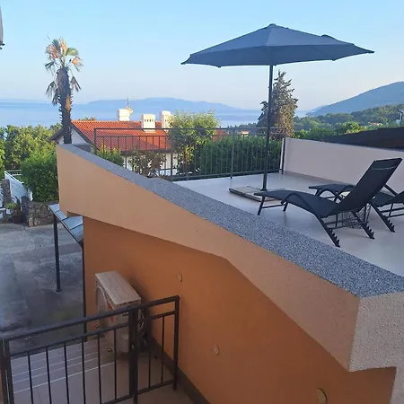 Laures Apartment Ičići
